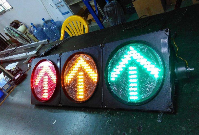  箭頭交通信號燈怎么看？